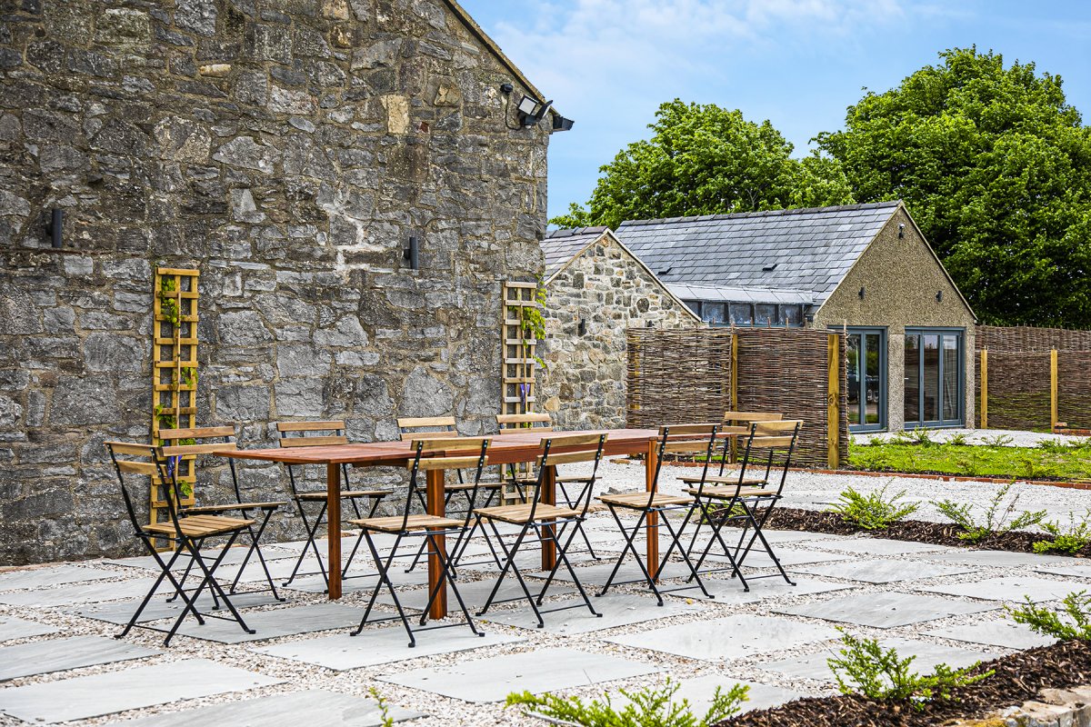 Dovedale Manor - outdoor seating for a breakaway meeting on a nice day